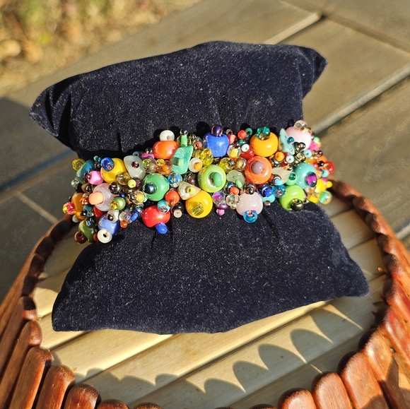 Handmade beaded bracelet - Picture 3 of 7